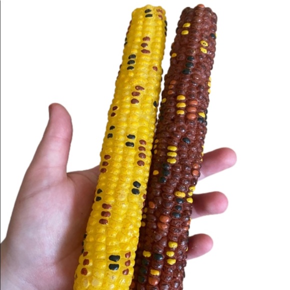 Realistic Corn Pillar Candles - Picture 1 of 3